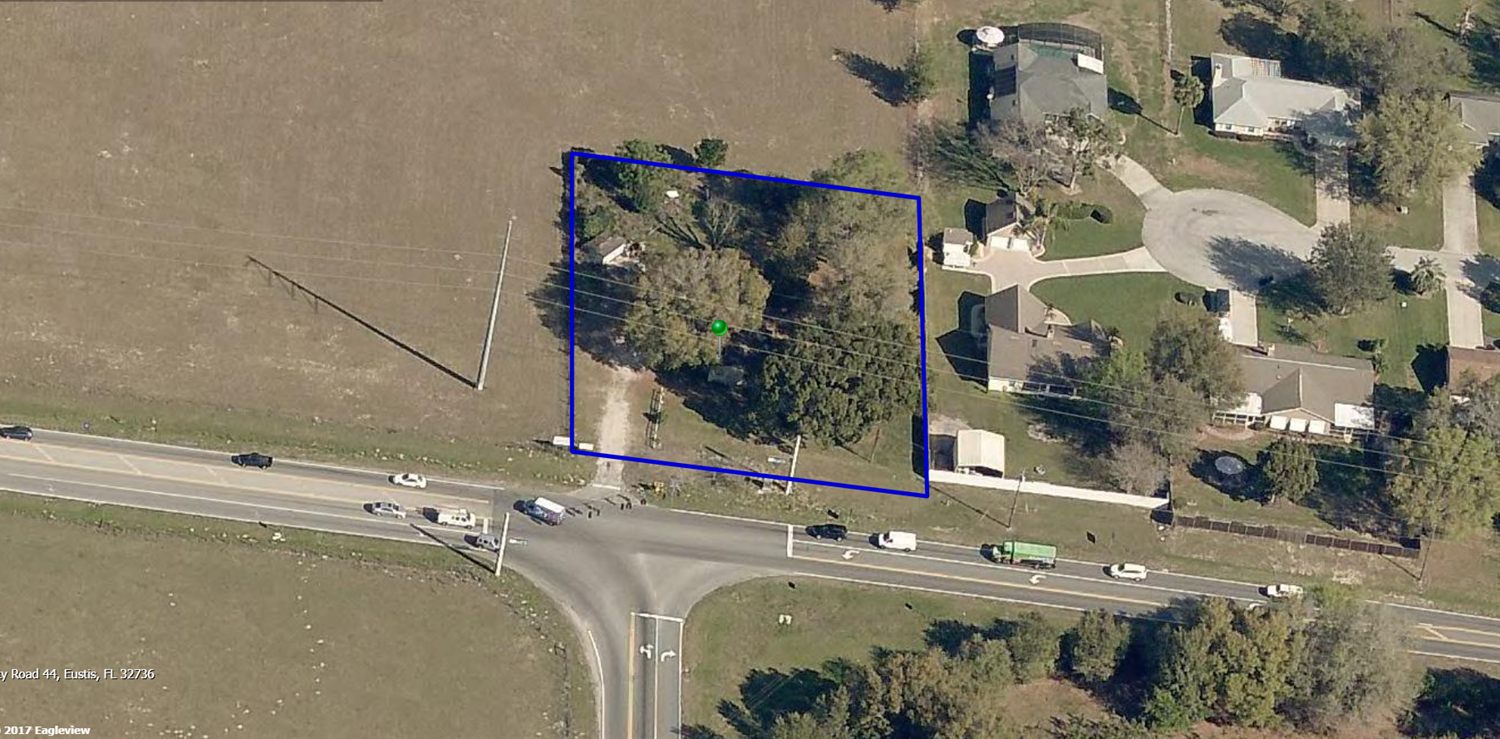Aerial oblique of the parcel and intersection, 2017