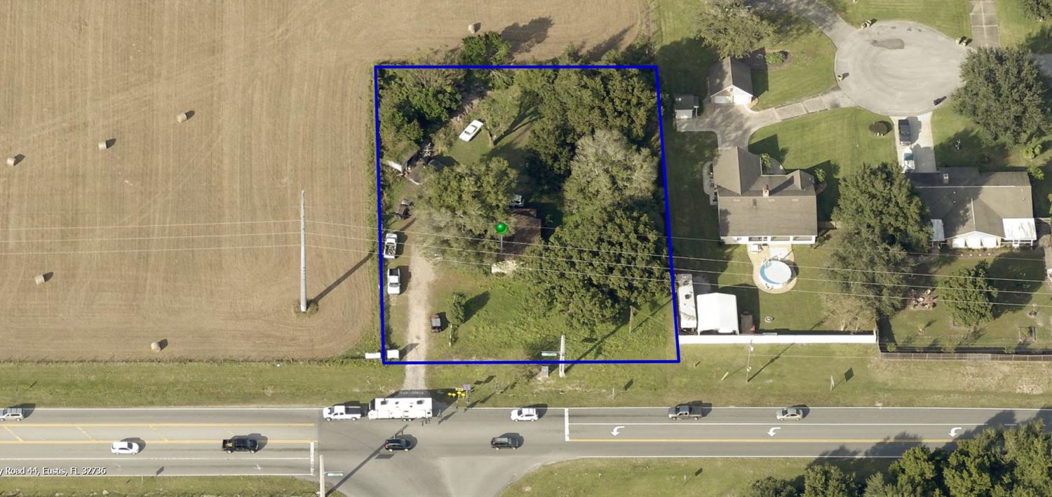 Aerial oblique of the parcel and intersection, 2019