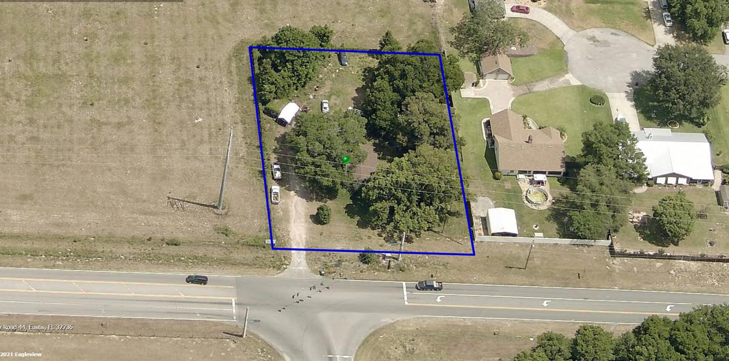 Aerial oblique of the parcel and intersection, 2021