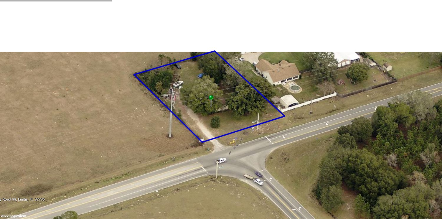 Aerial oblique of the parcel and intersection, 2022